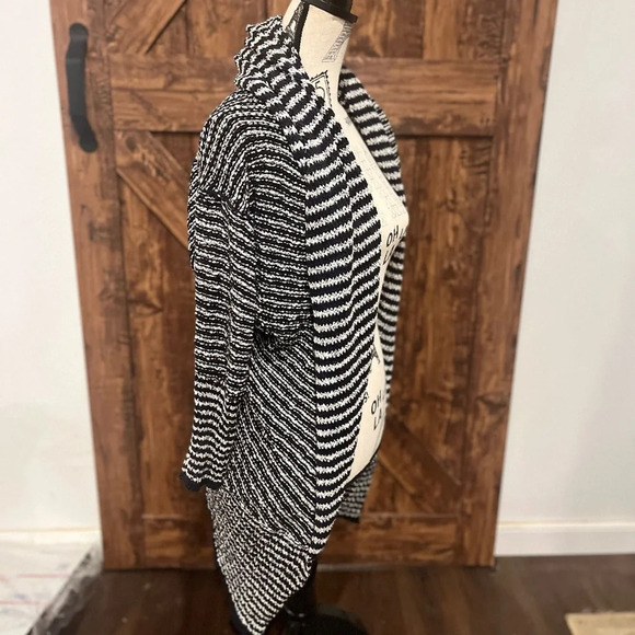 Free people Womens amoudi cocoon black white striped cotton sweater size med EUC - Picture 3 of 7
